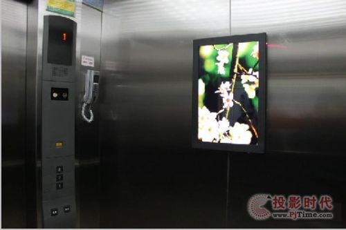 高效投放智慧傳媒 供應22寸壁掛樓宇電梯廣告機 — 滿足現代場景廣告新需求